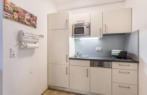 Velden am Worther See Appartement | Apartment 'Haus Melanie - Fewo 5' with Mountain View, Shared Garden and Wi-Fi