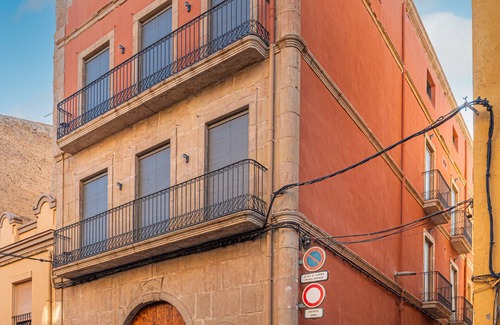 Balaguer Appartement | Apartment 'Àtic 1' with Private Terrace, Wi-Fi and Air Conditioning
