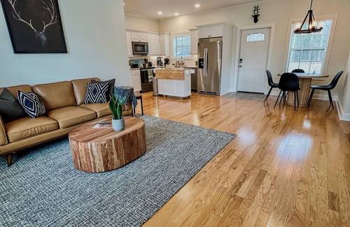 Dixon Springs Appartement | Apartment attached to main house near Cedars of Lebanon. Private driveway