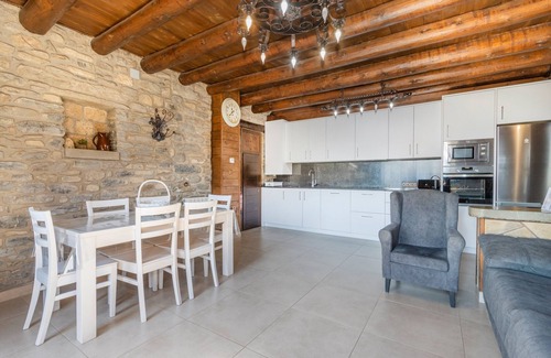 Borrastre Appartement | Appartement "Bachella" avec vue sur les montagnes, terrasse privée et Wi-Fi