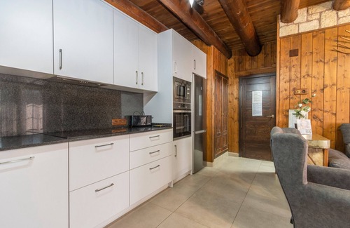 Borrastre Appartement | Appartement "Bachella" avec vue sur les montagnes, terrasse privée et Wi-Fi