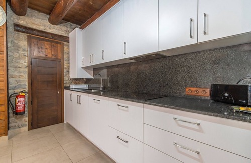 Borrastre Appartement | Appartement "Bachella" avec vue sur les montagnes, terrasse privée et Wi-Fi