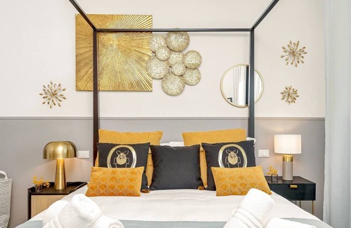 Pisa Appartement | Apartment 'Bau - Luxury BnB - SleepWithMe' with Balcony, Wi-Fi and Air Conditioning