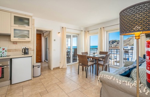 Burgau Appartement | Appartement 'Beach Apt 1' avec vue sur la mer, Wi-Fi et climatisation