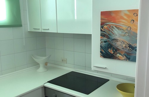 Coves Noves Appartement | Apartment 'Bel Appartement Vue Mer' with Sea View, Balcony and Wi-Fi