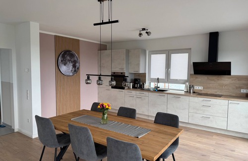 Wolpinghausen Appartement | Apartment 'Berg' with Lake View, Private Terrace and Wi-Fi