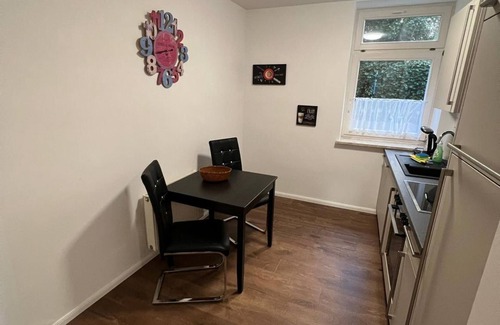 Rostock Appartement | Apartment Bernstein - Ferienwohnung Bernstein Ruhig mit Garten