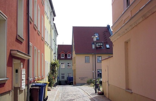 Rostock Appartement | Apartment Bernstein - Ferienwohnung Bernstein Ruhig mit Garten