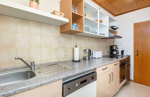 Korbach Appartement | Apartment 'Beti' with Private Garden and Wi-Fi