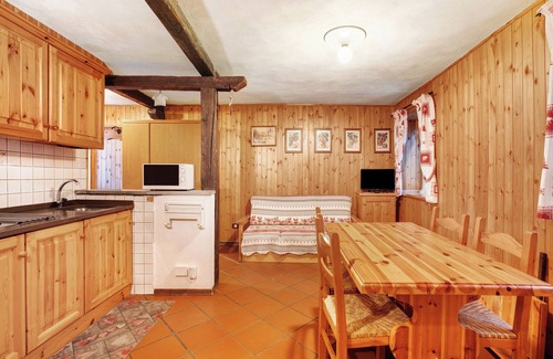Gressan Appartement | Appartement 'Bilocale Primo Piano Leissè' avec terrasse partagée, jardin partagé et Wi-Fi