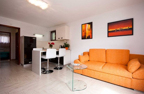 Baska Appartement | Appartement Bozo Baska au rez-de-chaussée avec terrasse