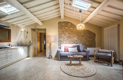 La Cetina Appartement | Appartement 'Brotes Appartamento Mandorlo' avec piscine partagée, Wi-Fi et climatisation.
