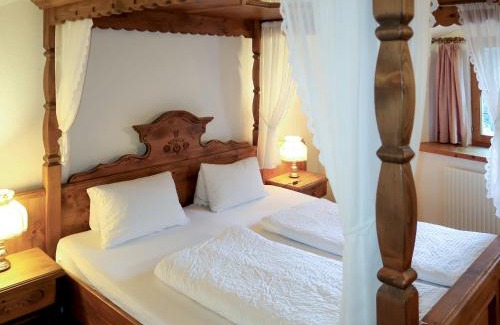 Fliess Appartement | Apartment Burg Biedenegg- Pach by Interhome