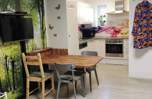 Moetz Appartement | Apartment Butterfly umrahmt von Bergen