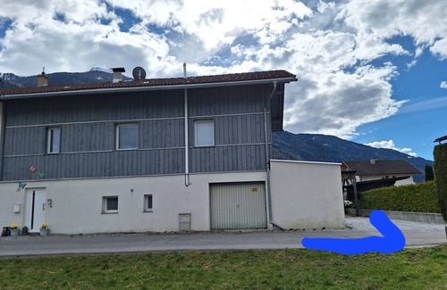Moetz Appartement | Apartment Butterfly umrahmt von Bergen