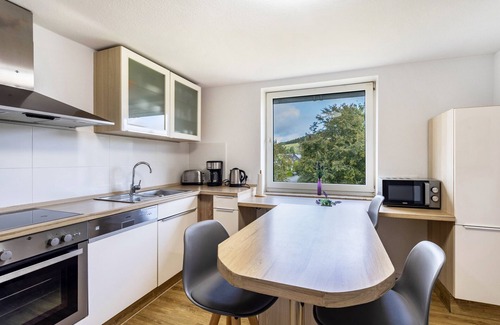 Usseln Appartement | Appartement 'Fewo Am Park' avec vue sur montagne et balcon