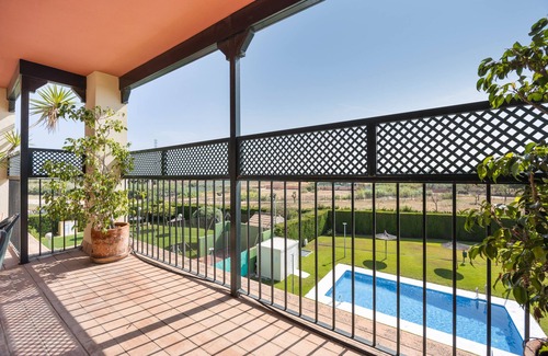 Chipiona Appartement | Apartment 'Camaleón 7' with Shared Pool, Private Terrace and Air Conditioning