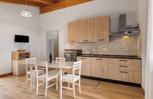 Zignago Appartement | Apartment 'Camera 1' with Mountain View, Private Terrace and Wi-Fi