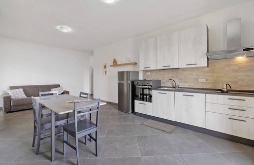 Zignago Appartement | Apartment 'Camera 5' with Mountain View, Wi-Fi and Air Conditioning