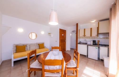 Cala Figuera Appartement | Appartement 'Can Salas 1 Dormitorio 102' avec vue sur la mer, Wi-Fi et climatisation.