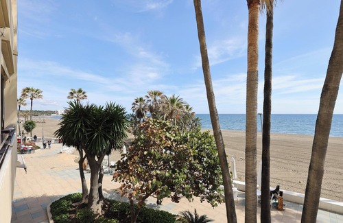 Estepona Appartement | "Avec la vue sur la mer, la piscine, le Wi-Fi, l'air conditionné et le balcon.