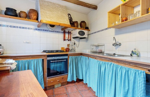 Masdenverge Maison | Apartment 'Casa Elisa' with Private Terrace, Wi-Fi and Air Conditioning