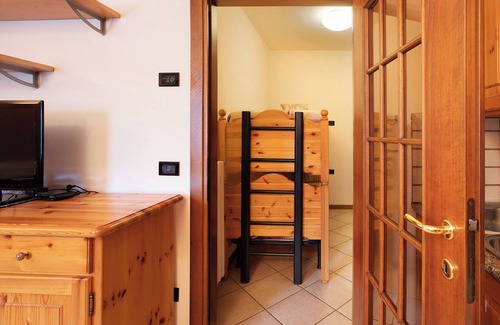Valdisotto Appartement | Appartement "Casa Grafa Bormio" avec vue sur les montagnes, jardin partagé et Wi-Fi.