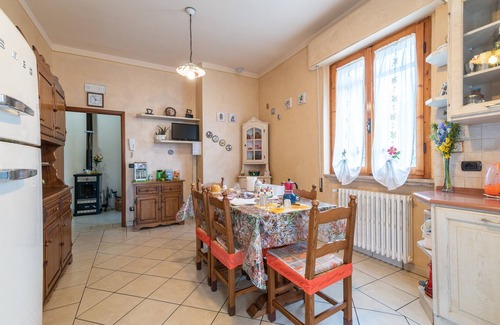 Monte San Savino Appartement | Appartement 'Casa Al Vento' avec piscine privée, Wi-Fi et climatisation.