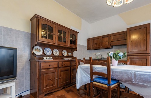 Uta Appartement | Apartment "Casa Loche" with Shared Garden & Wi-Fi