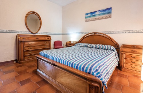 Uta Appartement | Apartment "Casa Loche" with Shared Garden & Wi-Fi