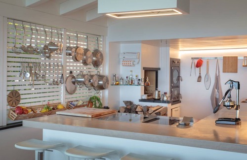Lavagna Appartement | Appartement Casa Lorenzo avec vue sur la mer, jardin partagé, climatisation et Wi-Fi.