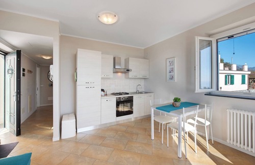 Varazze Appartement | Appartement "Casa Marincanto" avec vue sur la mer, terrasse privée et Wi-Fi