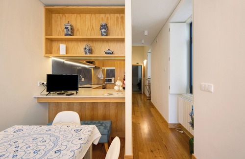 Aveiro Appartement | Appartement 'Casa Marques Ria View 1' avec vue sur le lac, balcon et Wi-Fi