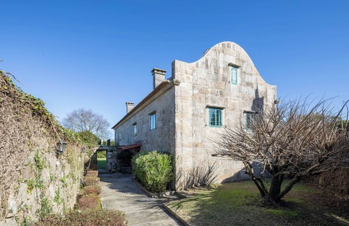 Areas Appartement | Apartment 'Casa Rectoral Apartamento Abadía' with Mountain View, Shared Pool and Wi-Fi