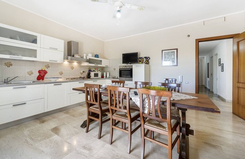 Carbonia Appartement | Appartement "Casa Regina" avec terrasse privée, Wi-Fi et climatisation