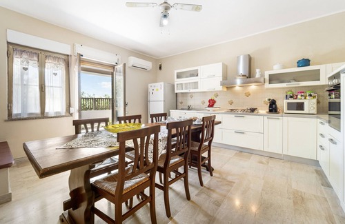 Carbonia Appartement | Appartement "Casa Regina" avec terrasse privée, Wi-Fi et climatisation