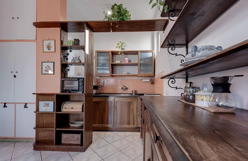 Isolotto Appartement | Apartment 'Casa Rosanna' with Private Terrace and Wi-Fi