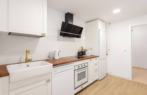 Carretera de Cadiz Appartement | Appartement 'Casa Vacacional Pacífico 5min Playa' avec terrasse privée et Wi-Fi