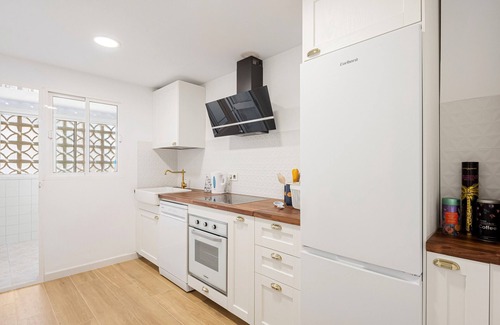 Carretera de Cadiz Appartement | Appartement 'Casa Vacacional Pacífico 5min Playa' avec terrasse privée et Wi-Fi