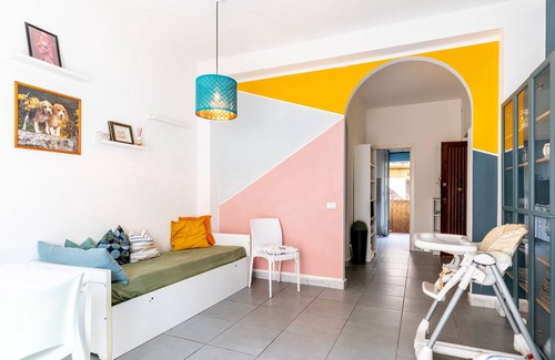 Carrara Appartement | Apartment 'Casa Vacanza In Centro A Carrara' with Balcony and Wi-Fi