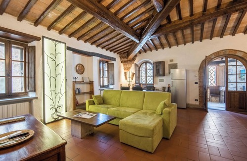 Rosennano Appartement | Appartement 'Casale Rosennano - Loggia' avec jardin partagé et Wi-Fi