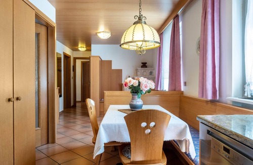 Canazei Appartement | Appartement "Cesa Soramurat 9" avec vue sur la montagne, Wi-Fi et jardin partagé