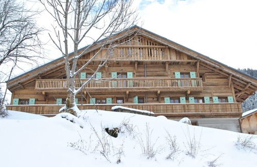 Abondance Appartement | Apartment 'Chalet Cépage - 14 Pers' with Mountain View, Private Terrace and Wi-Fi