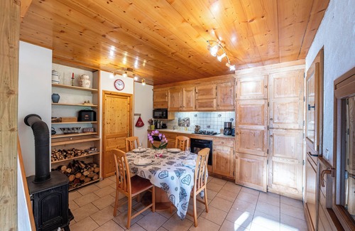 Queige Appartement | Appartement 'Chalet La Vourze' avec terrasse partagée, balcon et Wi-Fi