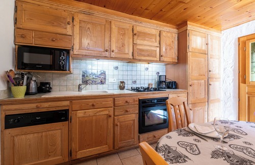 Queige Appartement | Appartement 'Chalet La Vourze' avec terrasse partagée, balcon et Wi-Fi