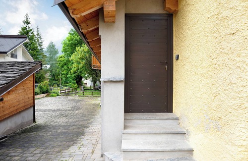 Acceglio Appartement | Apartment 'Chalet Provenzale Trilocale' with Shared Garden and Wi-Fi