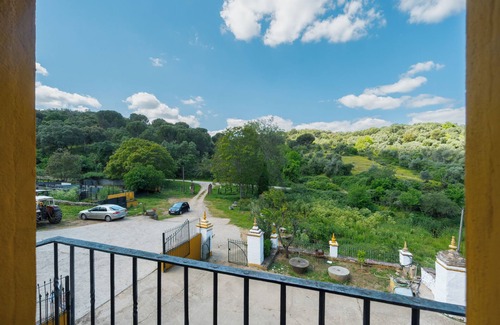 Constantina Maison | Apartment 'Chirrin' with Mountain View, Private Terrace and Private Garden