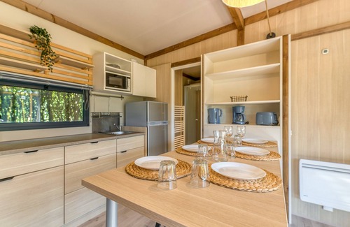 Vaulnaveys-le-Bas Location De VR | Apartment 'Columbia 43B' with Mountain View, Wi-Fi and Air Conditioning