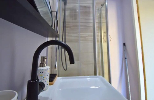Amblainville Appartement | Apartment 'Cosy Appartement Boheme' with Shared Terrace, Shared Garden and Wi-Fi