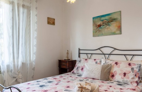 Carrara Appartement | Apartment 'Da Nonno Mò' with Shared Garden